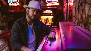 Image of Wade Bowen - The Version of Me You Get Tour